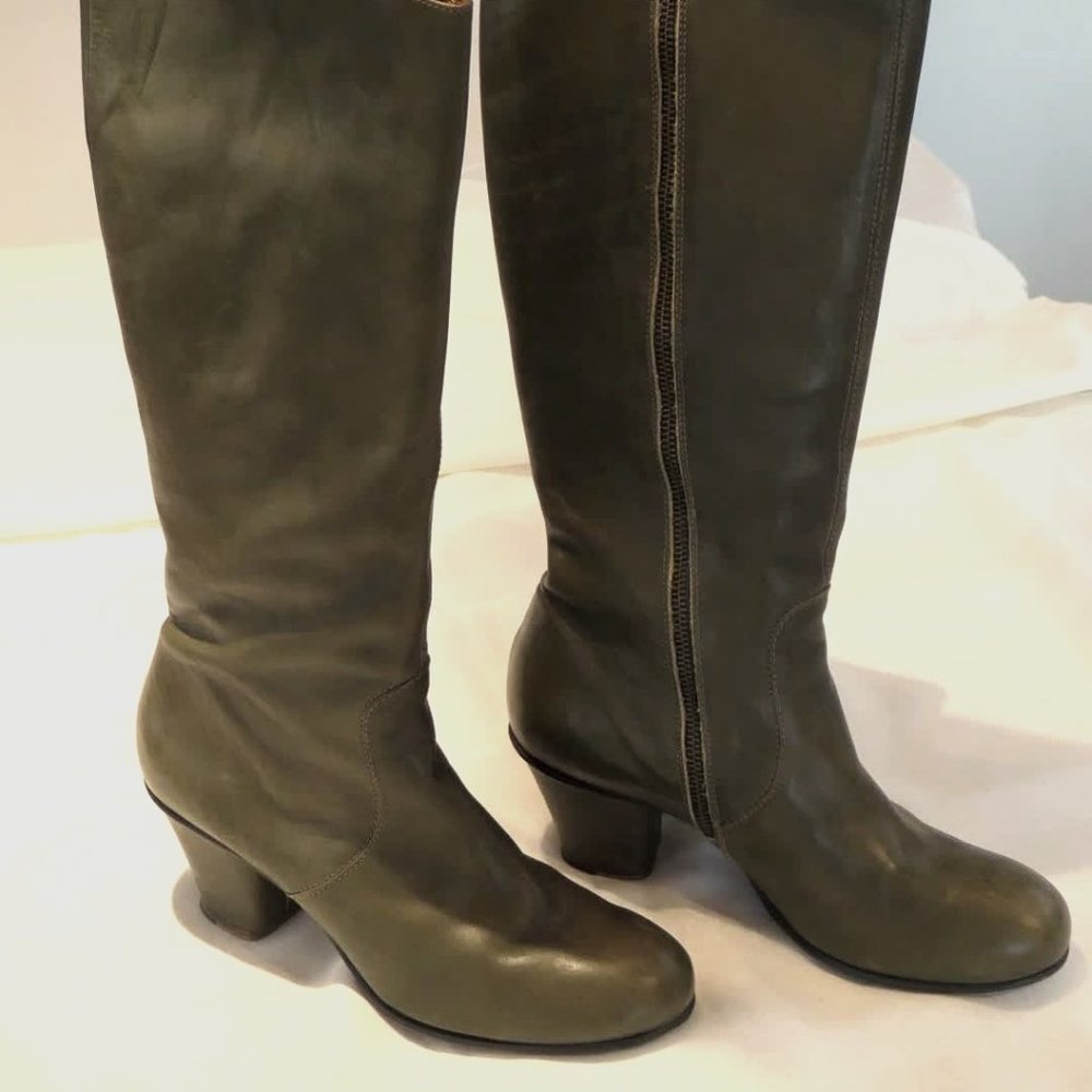 Fiorentini + Baker Size 40 Green Knee High zip up boots NWOT